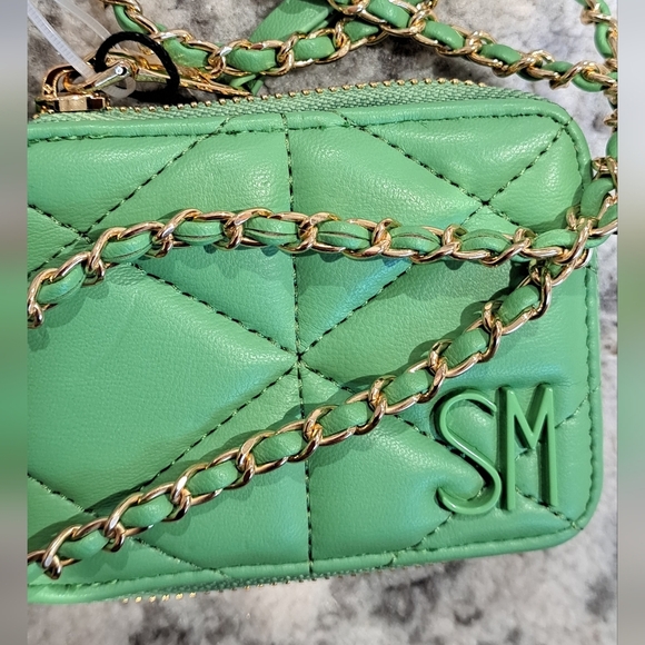NWT- Green Bkitt Quilted Wallet Crossbody - Picture 3 of 7